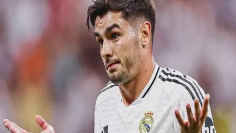 巴萨训练场惊现特尔施特根神勇扑救瞬间，官方最新照片出炉