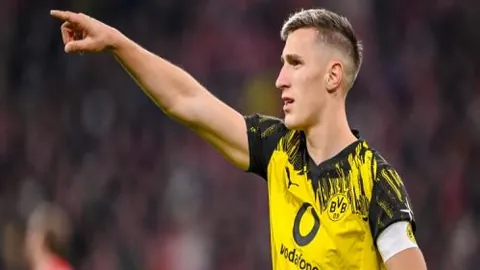 澳超联赛烽火连天，12胜8负谁将称霸？